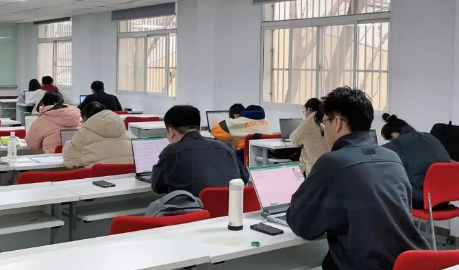 東吳模考現(xiàn)場